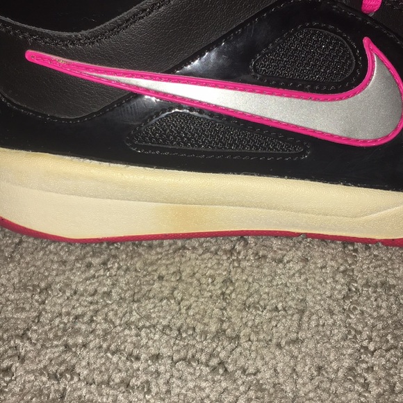 NIKE AIR BASKETBALL HIGHTOPS BLACK AND HOT PINK - Picture 4 of 4